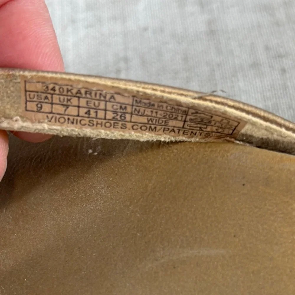 Vionic Karina Thong Sandals Gold Metallic Ring‎ Flip Flops Slides Women's 9 WIDE